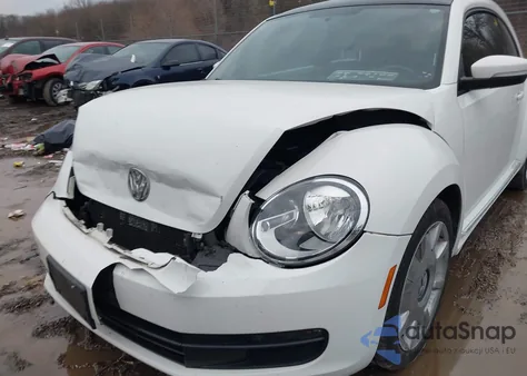2013 Volkswagen Beetle 2.5L z USA, uszkodzony, nr VIN 3VWJX7AT2DM606496